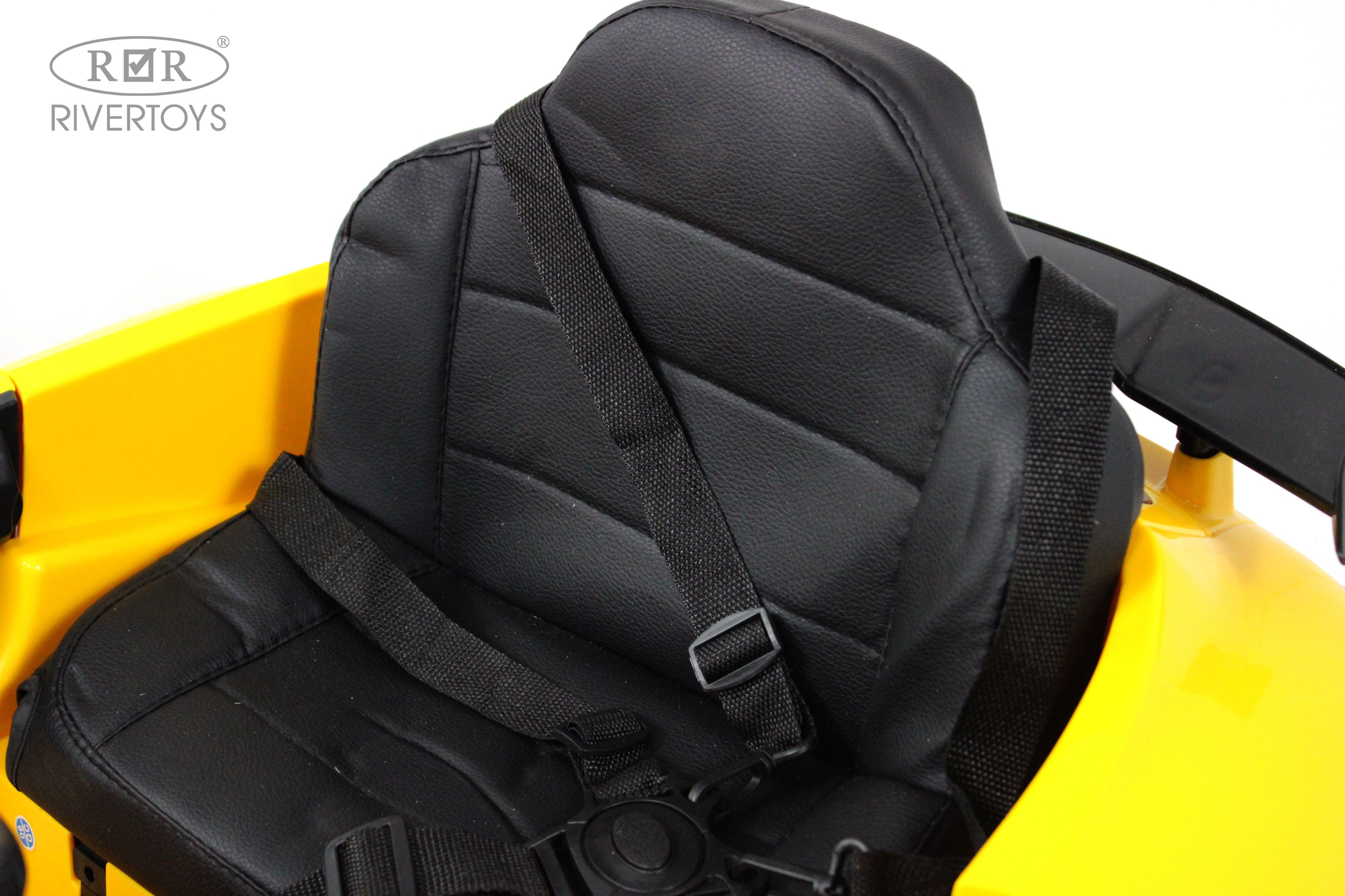 Купить Детский электромобиль RIVERTOYS Mercedes-Benz AMG GT X777XX