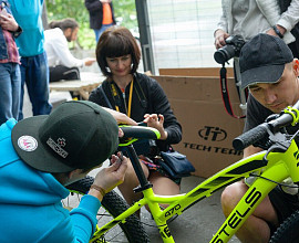 Сборка велосипеда из коробки